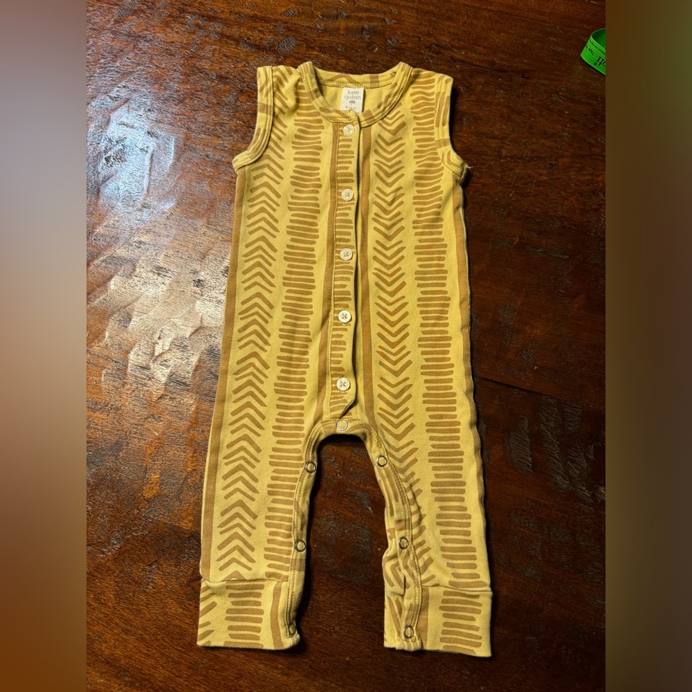 Kate Quinn 100% Organic Cotton Pointelle Romper 6-12 moths